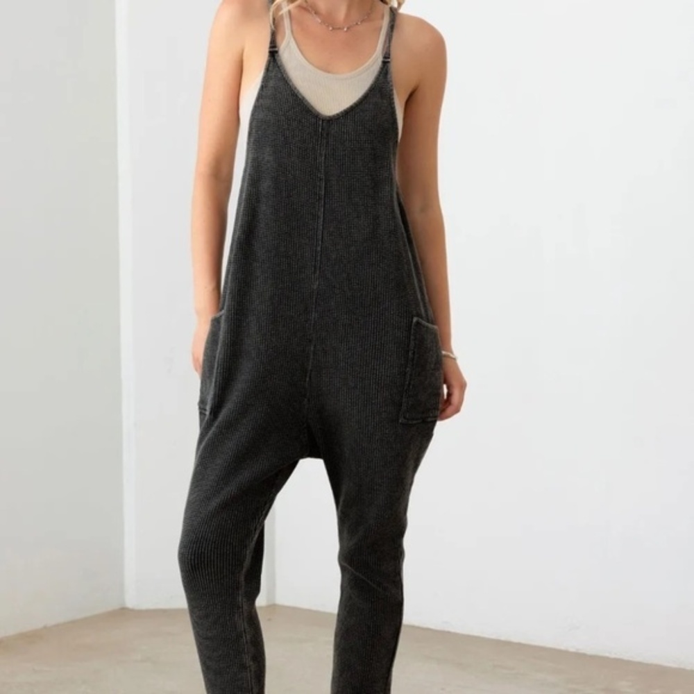 Lelis Waffle Knit Straps Black Jumpsuit with Pockets